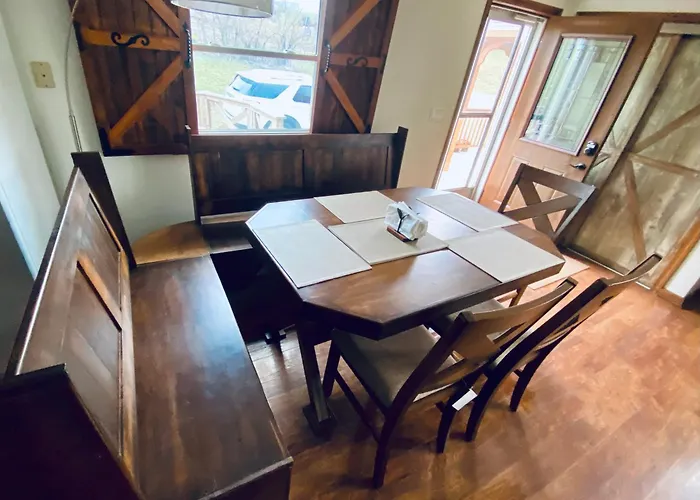 Hébergement de vacances The Ranch With Lower Level *